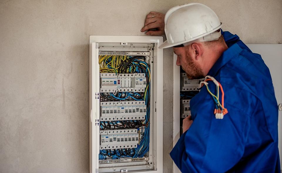 Rechtliche Anforderungen an die Prüfung ortsfester elektrischer Anlagen