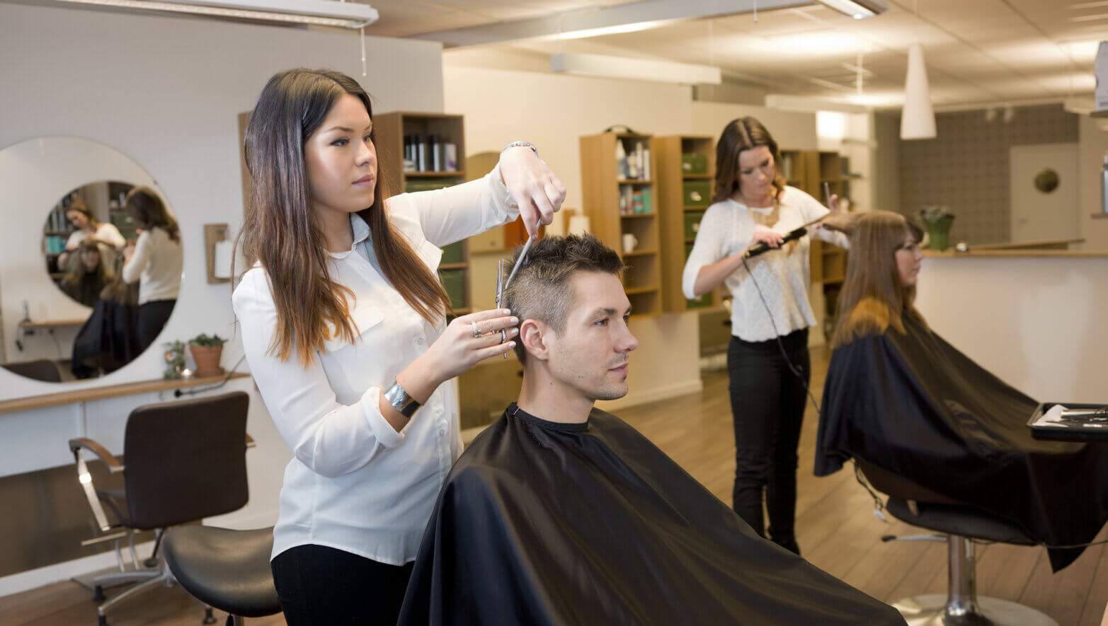 Jetzt Ihre perfekte Einrichtung für Friseursalon konfigurieren